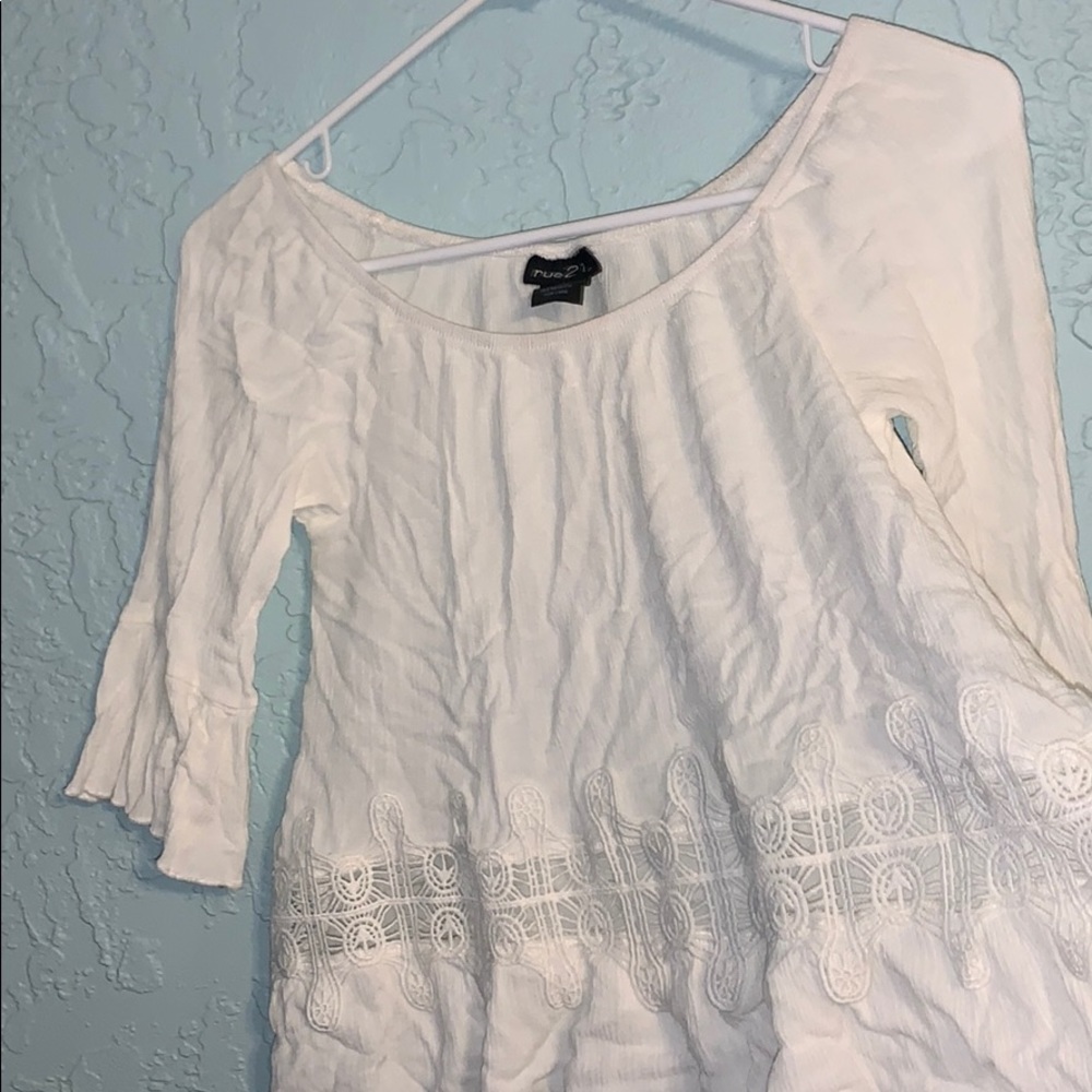 Rue 21 White Night top!